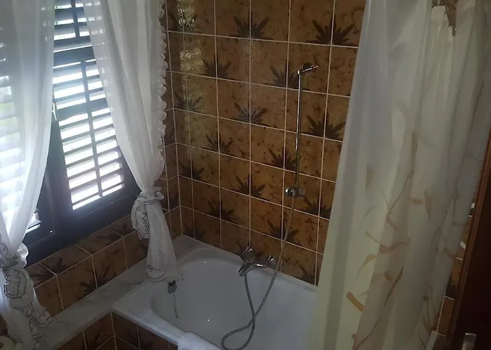 Lola's Summer - Upper Floor * باشْكا