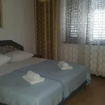 Lola's Summer - Upper Floor